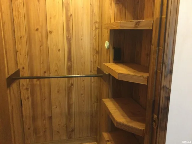 $99,999 | 203 East Whitlock Street, Jonesboro, IL 62952