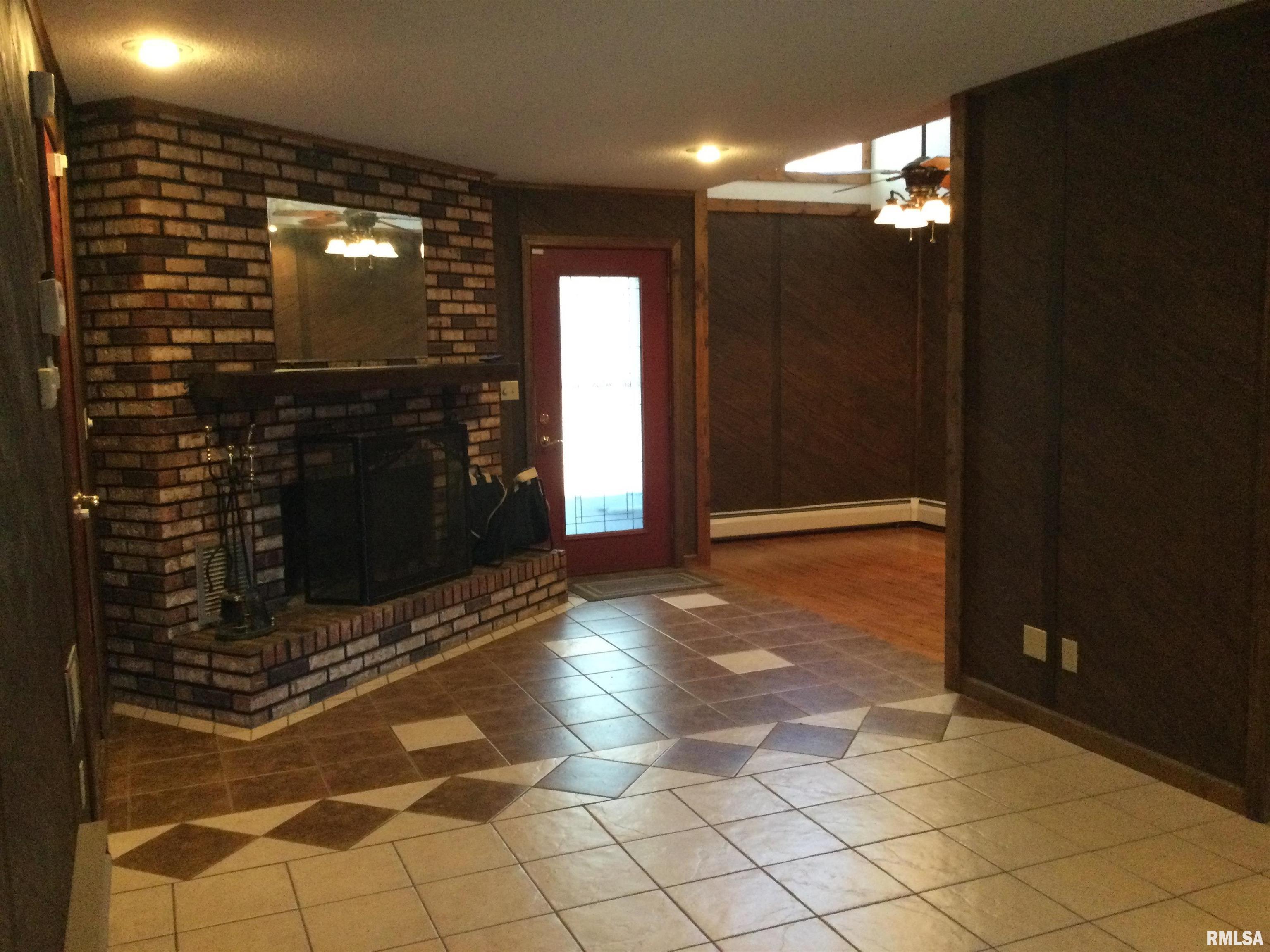 203 East Whitlock Street Jonesboro, IL 62952 - Photo 7 of 33