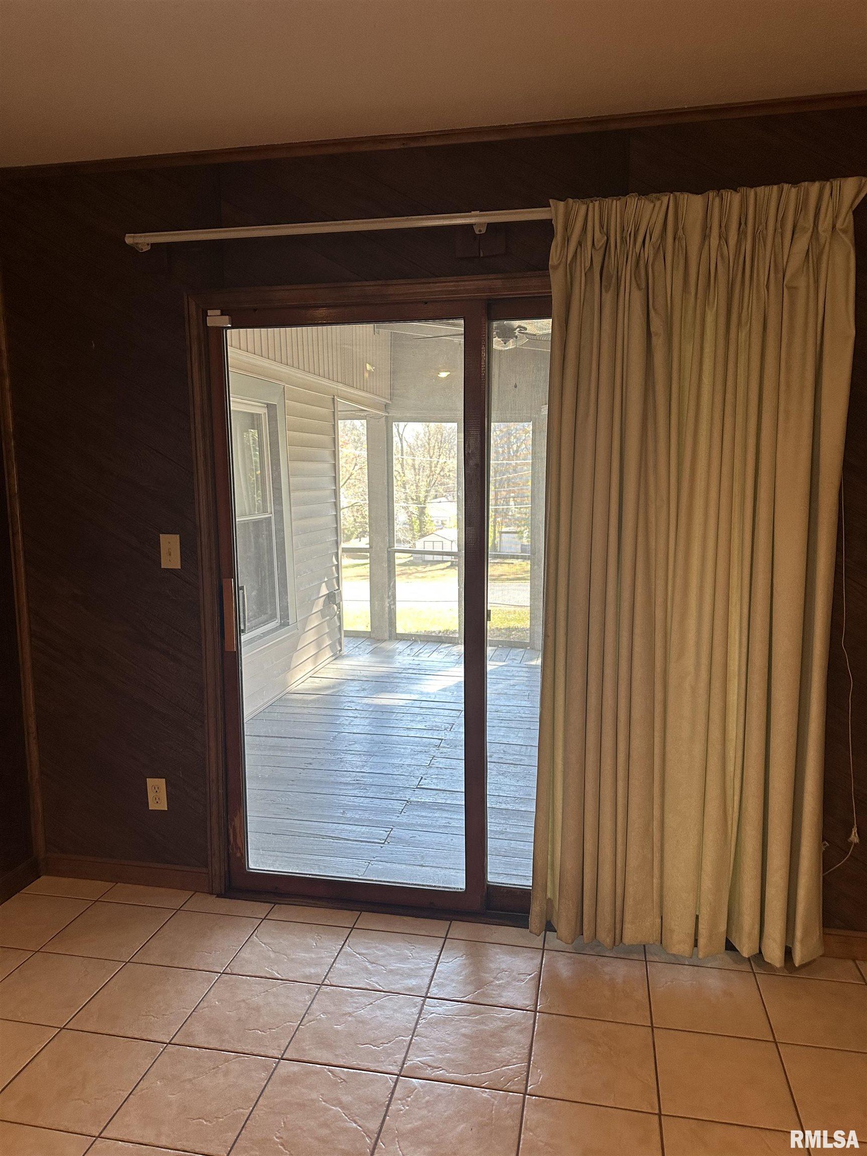 203 East Whitlock Street Jonesboro, IL 62952 - Photo 9 of 33