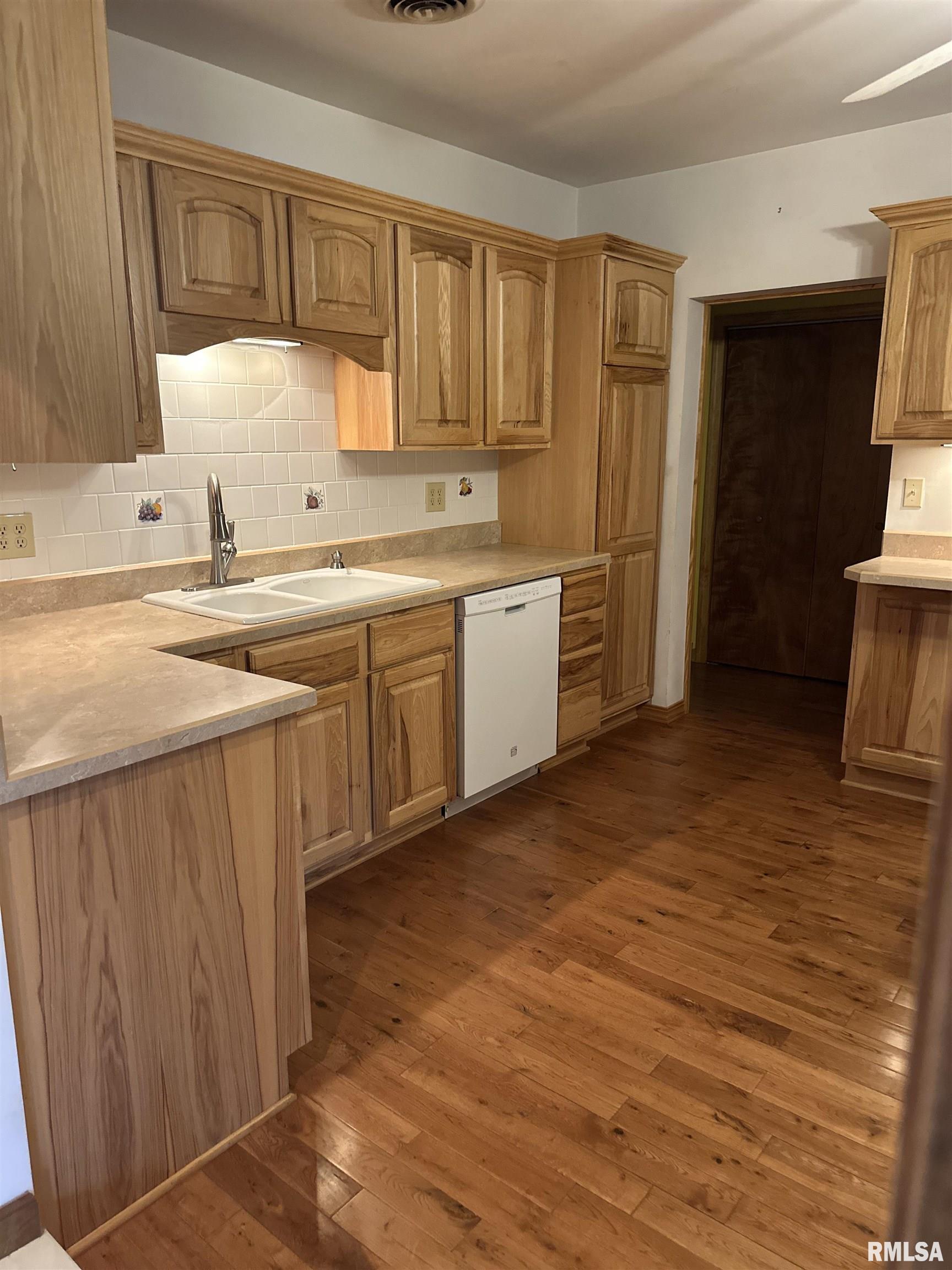 203 East Whitlock Street Jonesboro, IL 62952 - Photo 10 of 33