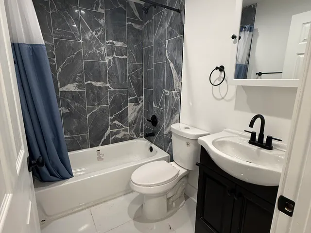 $1,800 | 2702 South Union Avenue, Unit 2, Chicago, IL 60616
