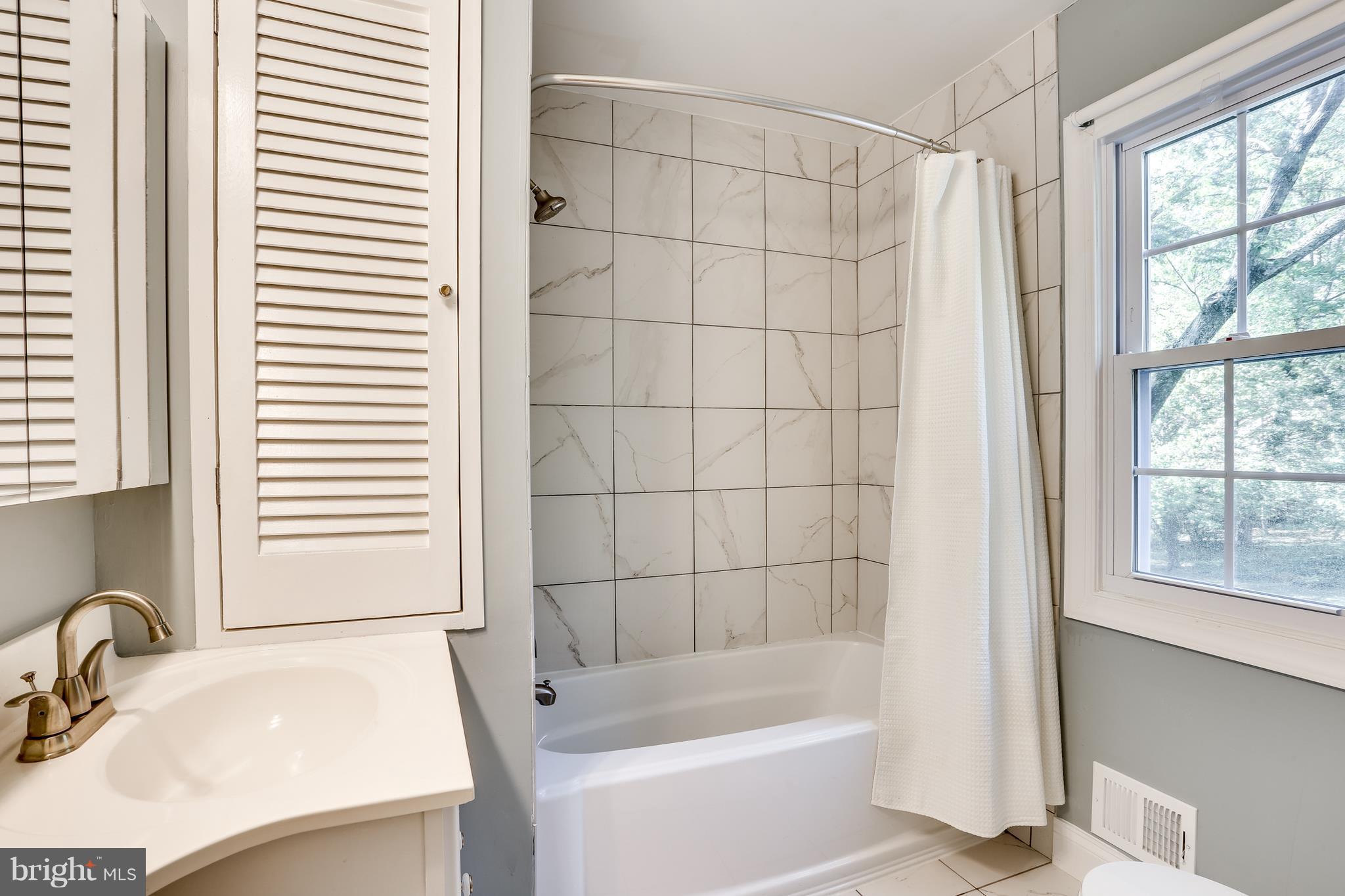 10935 Swansfield Road Columbia, MD 21044 - Photo 15 of 30 Bath