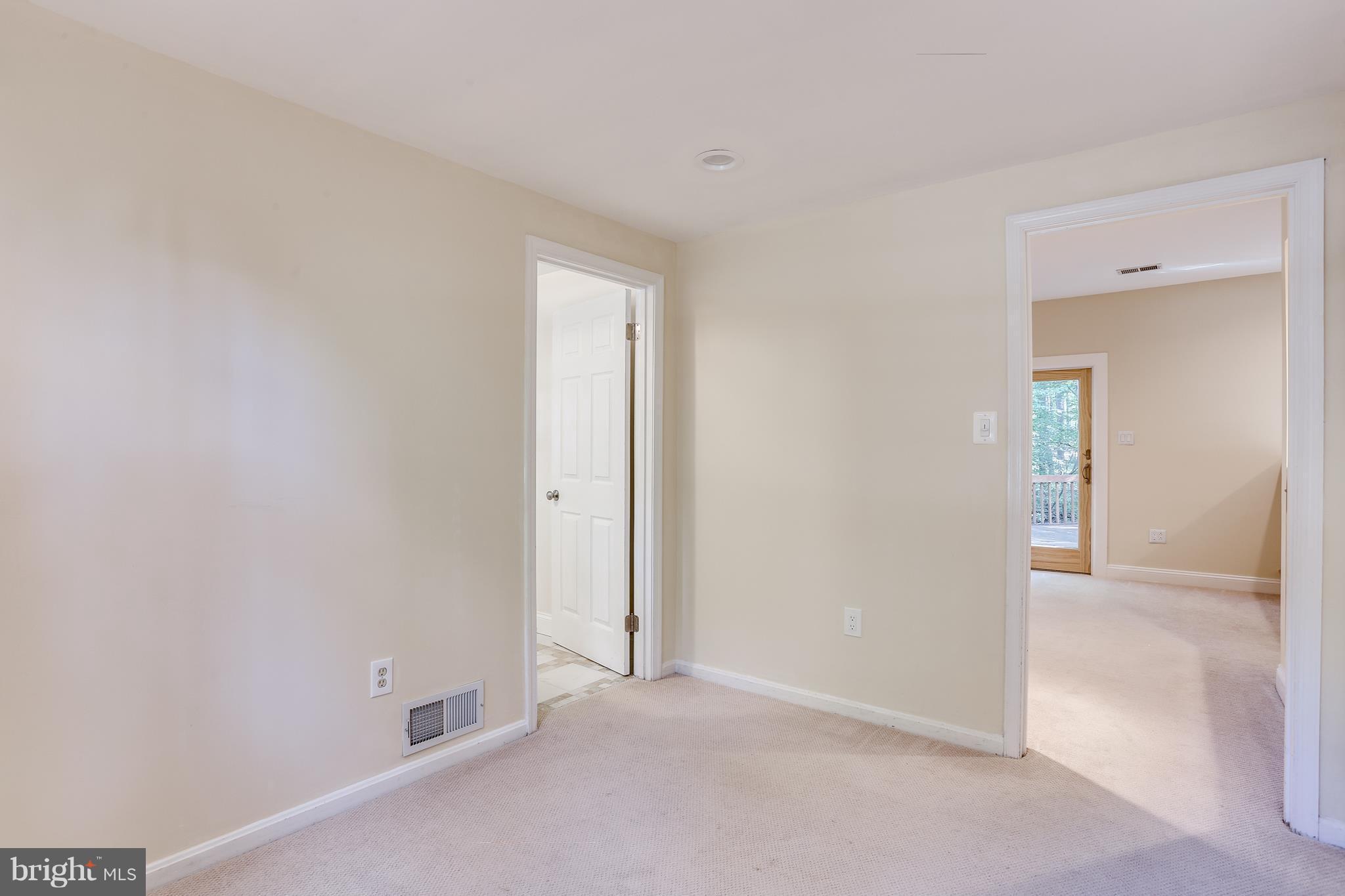 10935 Swansfield Road Columbia, MD 21044 - Photo 4 of 30 Interior (General)