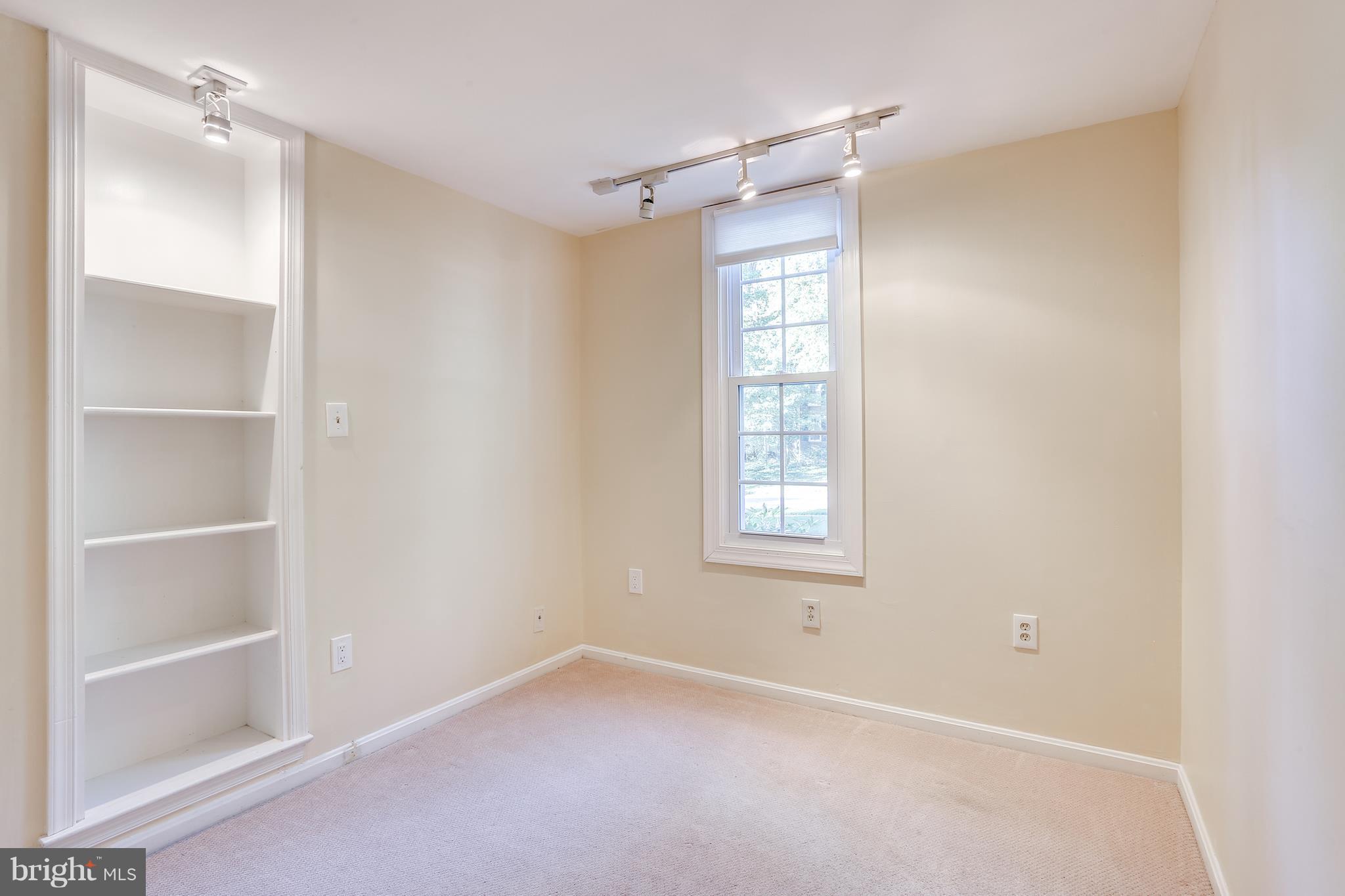 10935 Swansfield Road Columbia, MD 21044 - Photo 5 of 30 Interior (General)