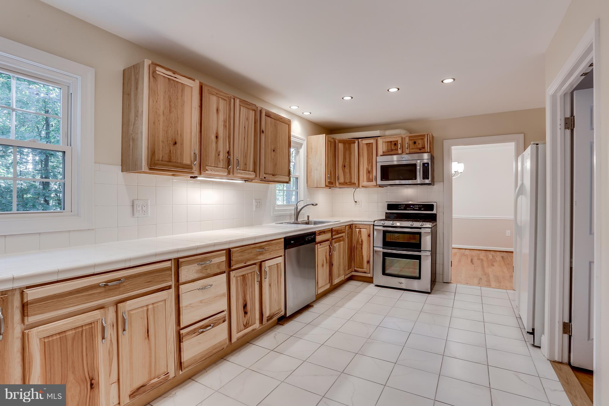 10935 Swansfield Road Columbia, MD 21044 - Photo 9 of 30 Kitchen