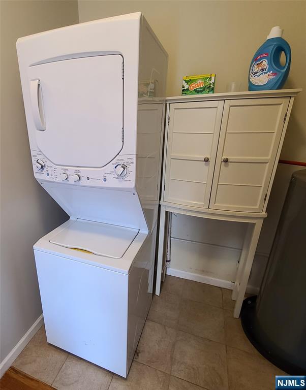182 Anderson Avenue, Unit 3A Fairview, NJ 07022 - Photo 18 of 19 a utility room with dryer and washer