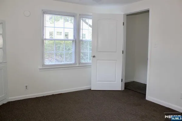 $3,000 | 102 Paterson Avenue, Unit 1, Midland Park, NJ 07432
