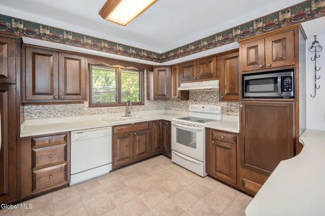 $274,500 | 122 Lincoln Avenue, Cobleskill, NY 12043