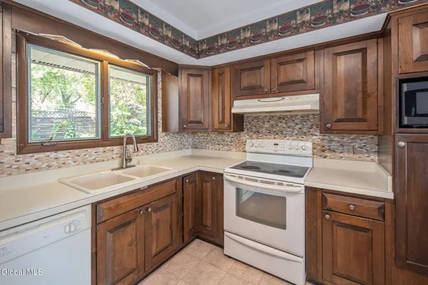 $260,000 | 122 Lincoln Avenue, Cobleskill, NY 12043