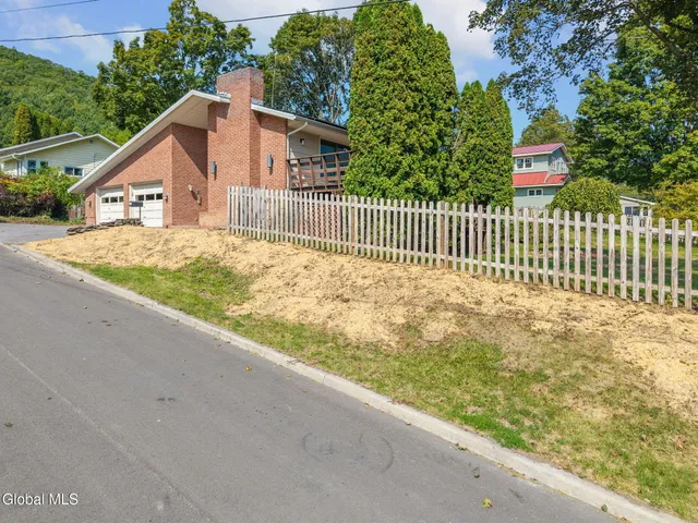 $274,500 | 122 Lincoln Avenue, Cobleskill, NY 12043