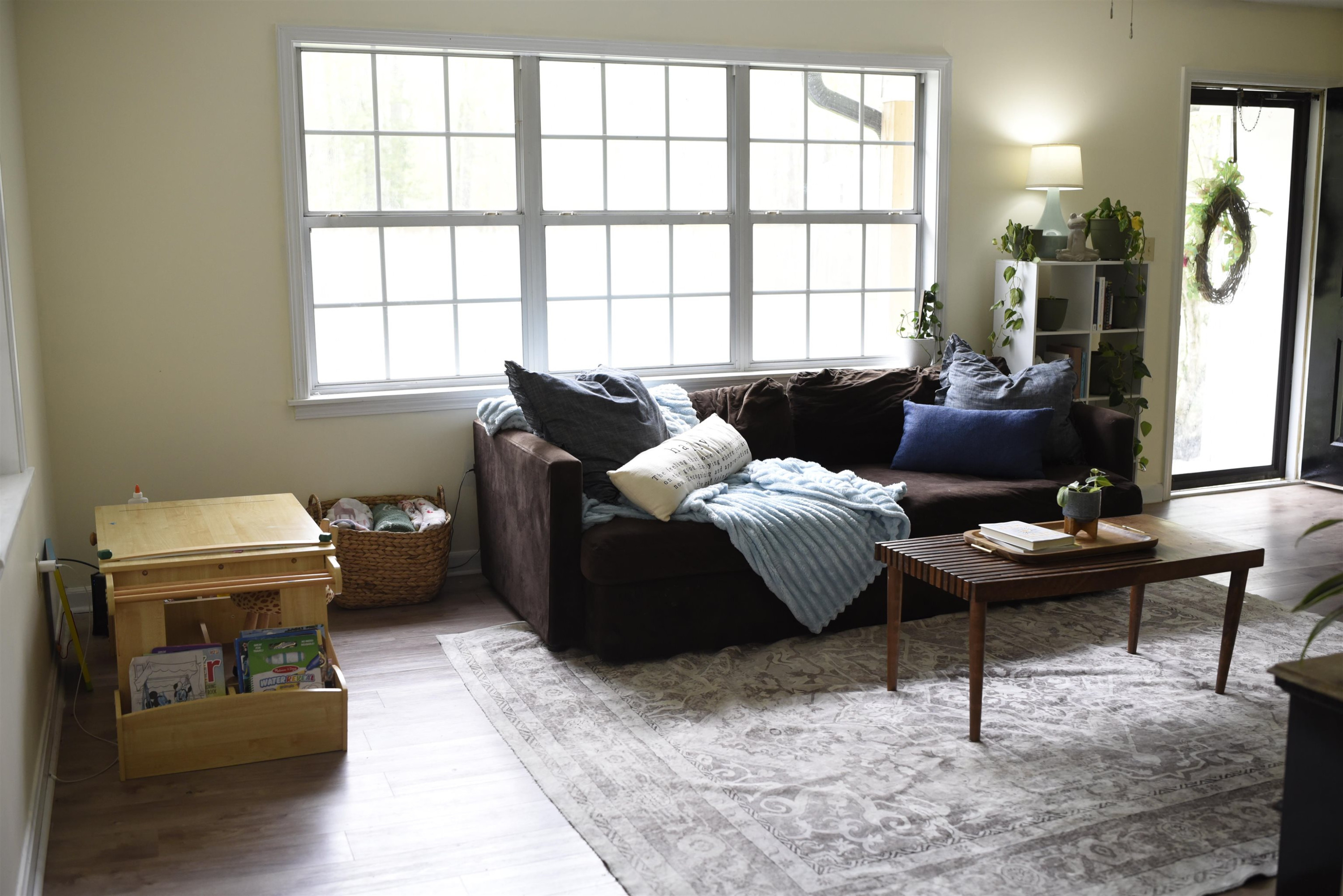 285 Sharp Road Lexington, TN 38351 - Photo 5 of 15 a living room with furniture and a window