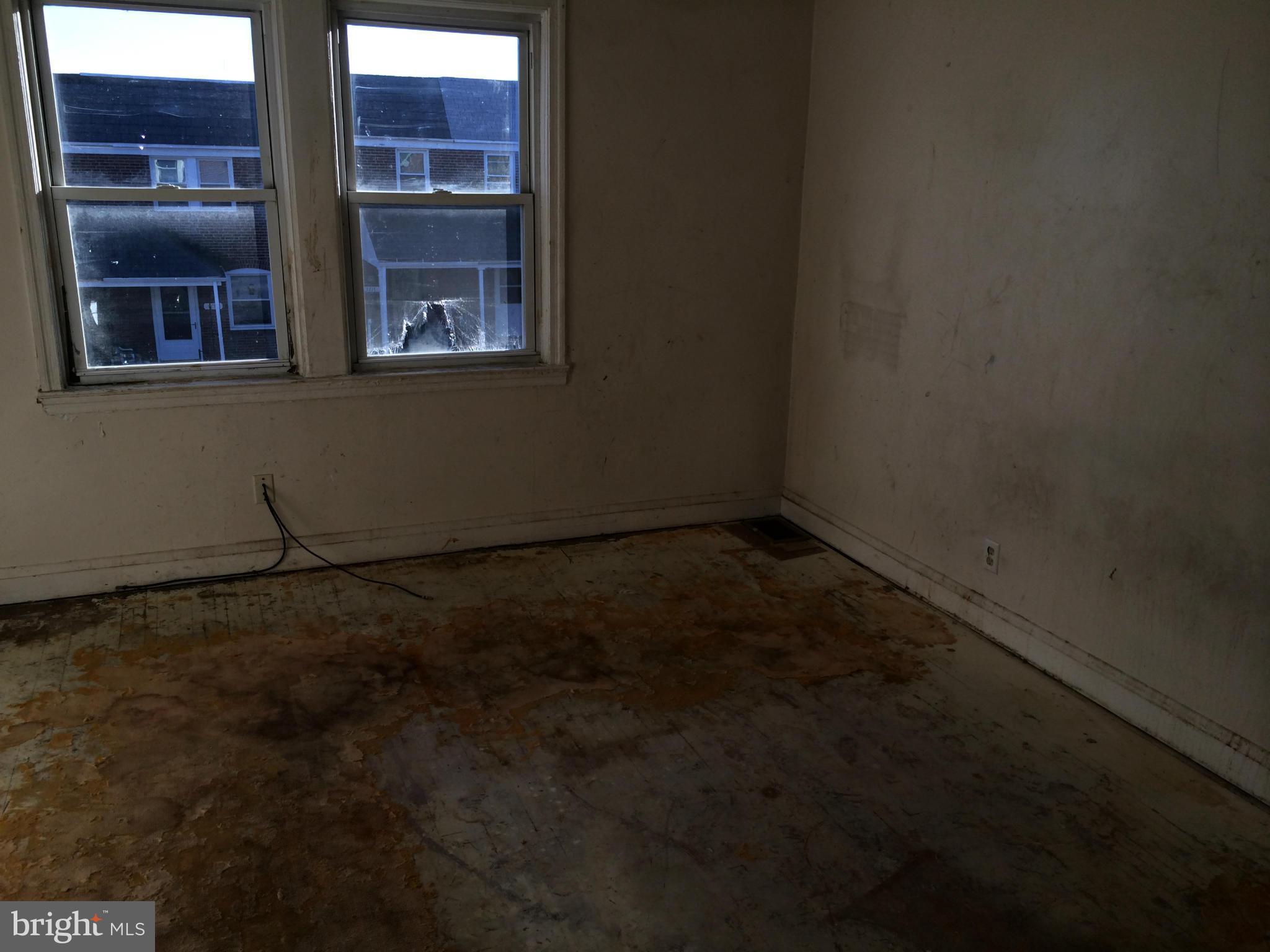 3722 Flowerton Road Baltimore, MD 21229 - Photo 5 of 10 Bedroom