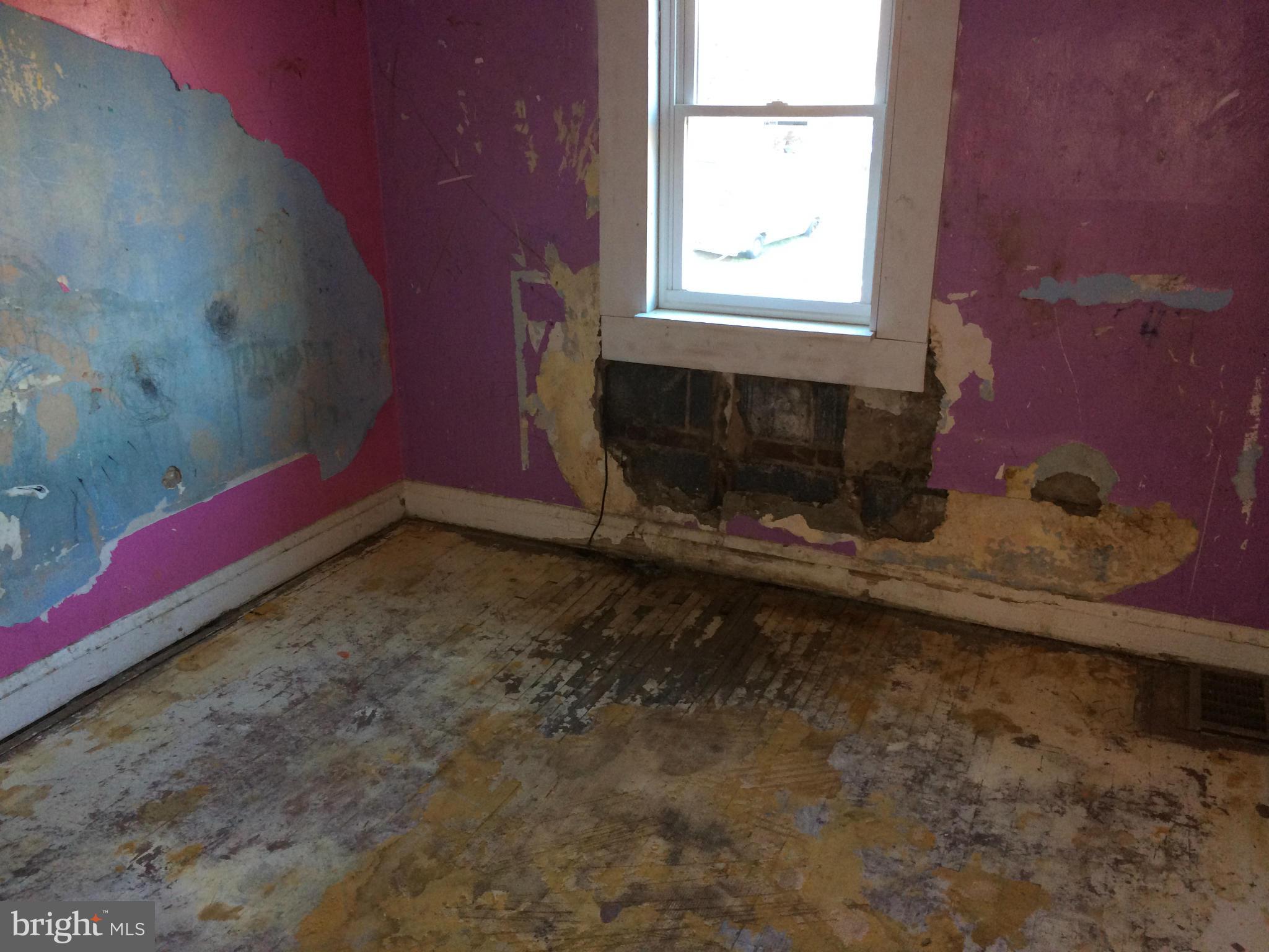 3722 Flowerton Road Baltimore, MD 21229 - Photo 9 of 10 Bedroom