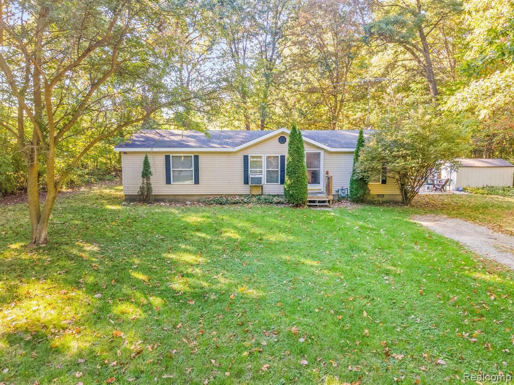 10225 Tuttle Hill Road Maybee, MI 48159 - Photo 3 of 26