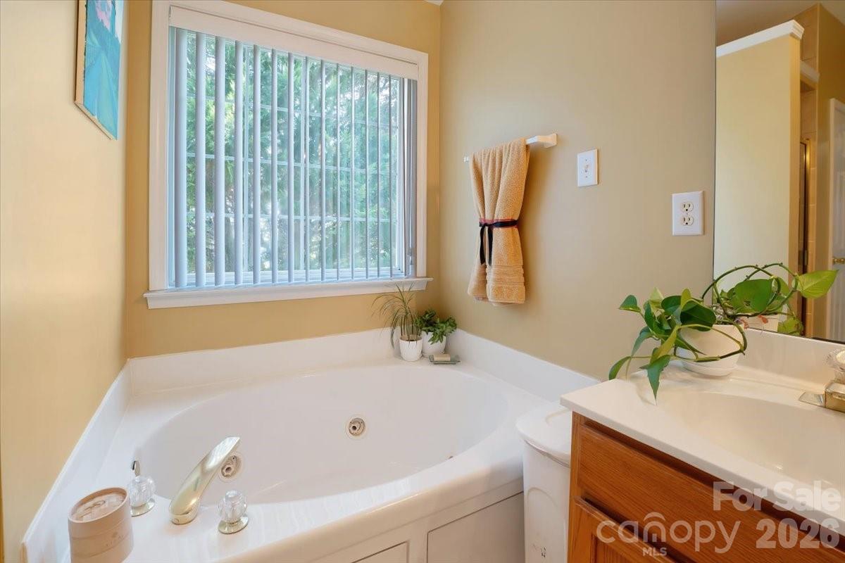 11932 Fox Glen Road Charlotte, NC 28269 - Photo 22 of 32