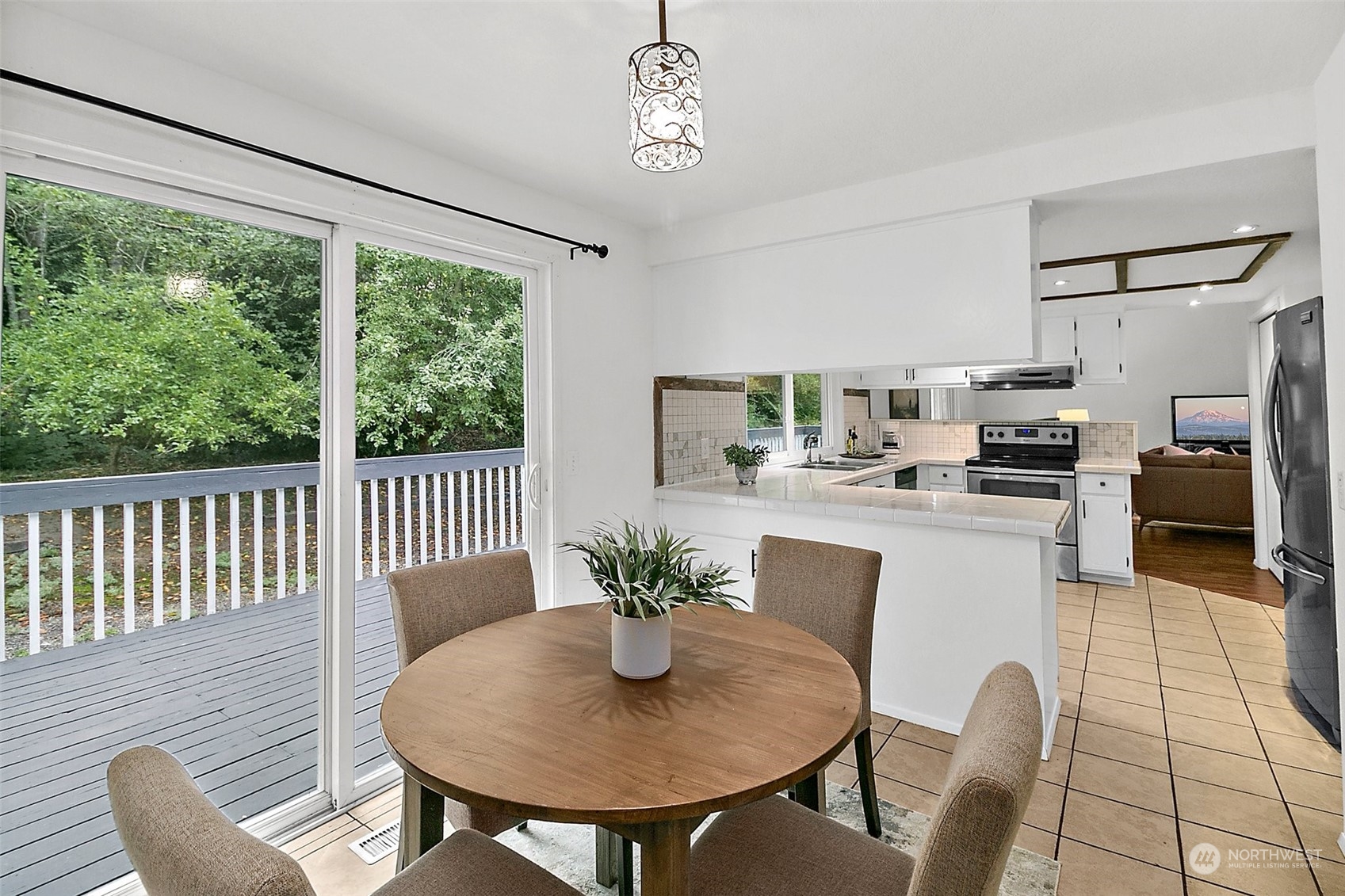 9060 Northeast Morgan Road Bainbridge Island, WA 98110 - Photo 13 of 37 Gallery Image 13