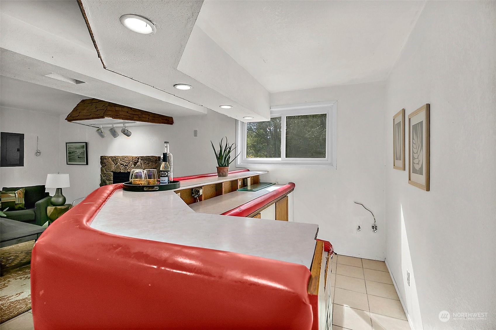 9060 Northeast Morgan Road Bainbridge Island, WA 98110 - Photo 30 of 37 Gallery Image 30