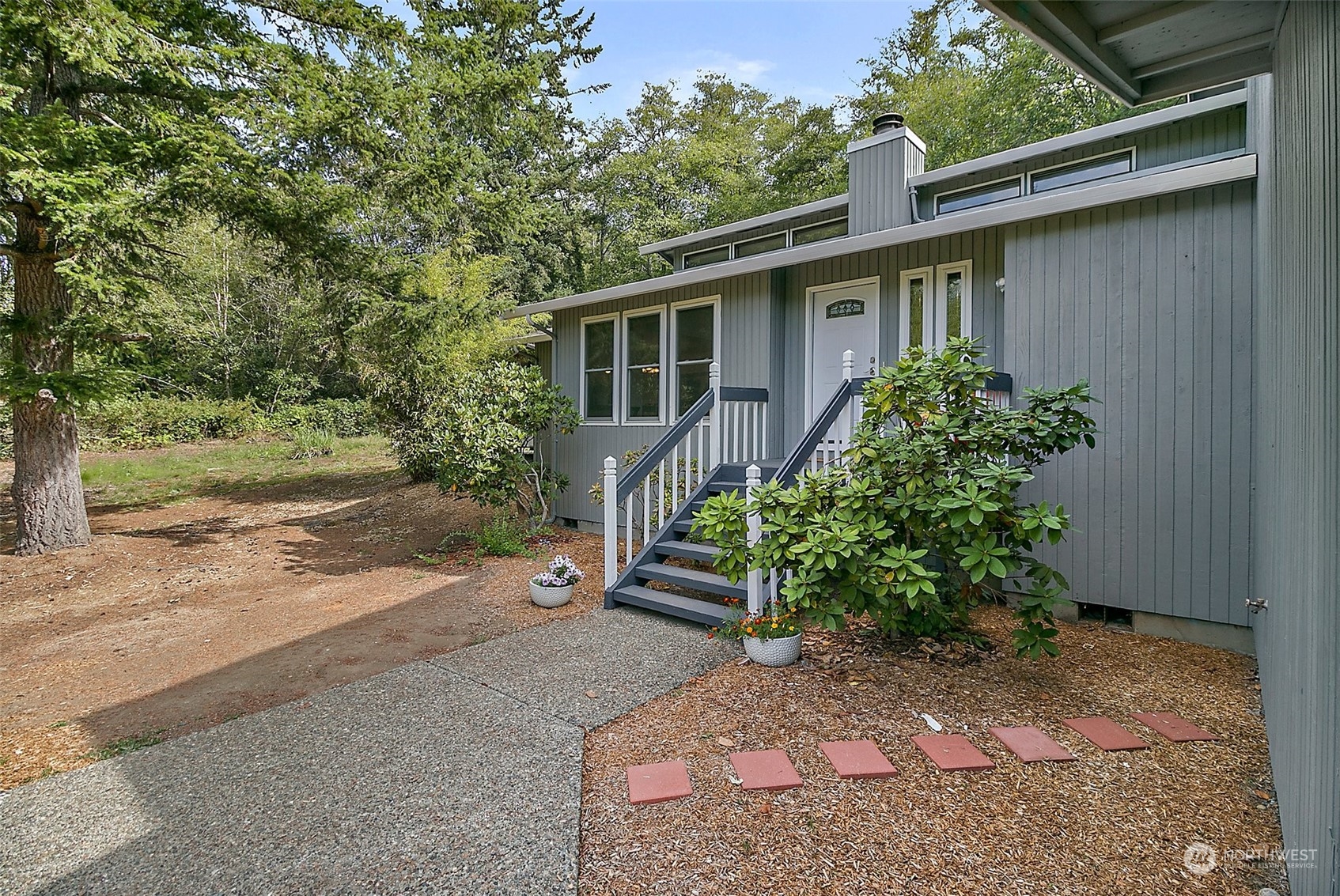 9060 Northeast Morgan Road Bainbridge Island, WA 98110 - Photo 3 of 37 Gallery Image 3