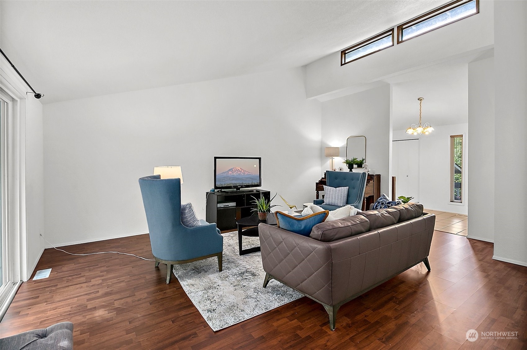 9060 Northeast Morgan Road Bainbridge Island, WA 98110 - Photo 7 of 37 Gallery Image 7