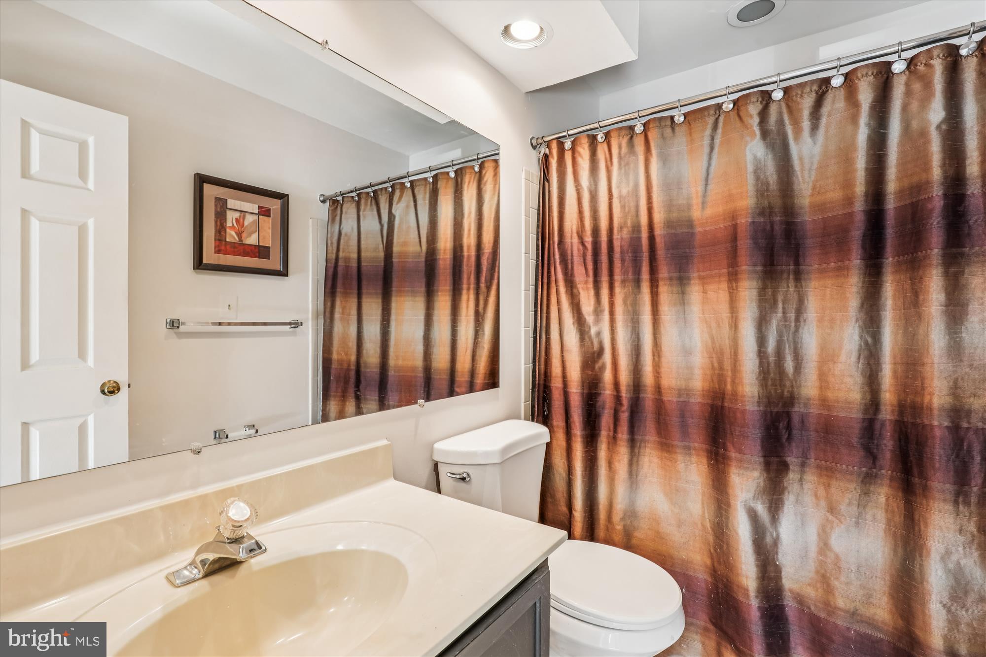 4232 Devonwood Way Woodbridge, VA 22192 - Photo 11 of 33 Bath