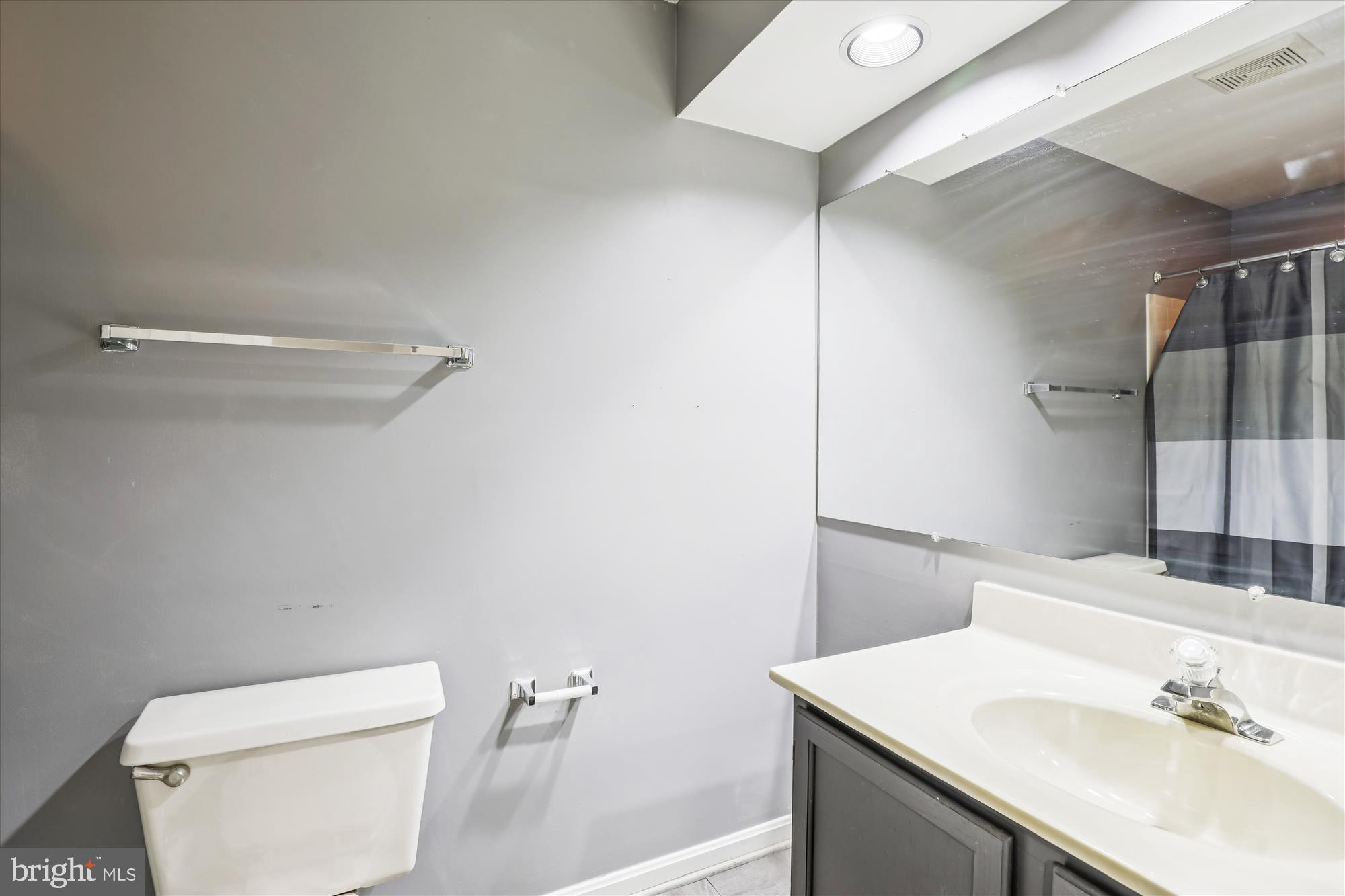 4232 Devonwood Way Woodbridge, VA 22192 - Photo 15 of 33 Bath