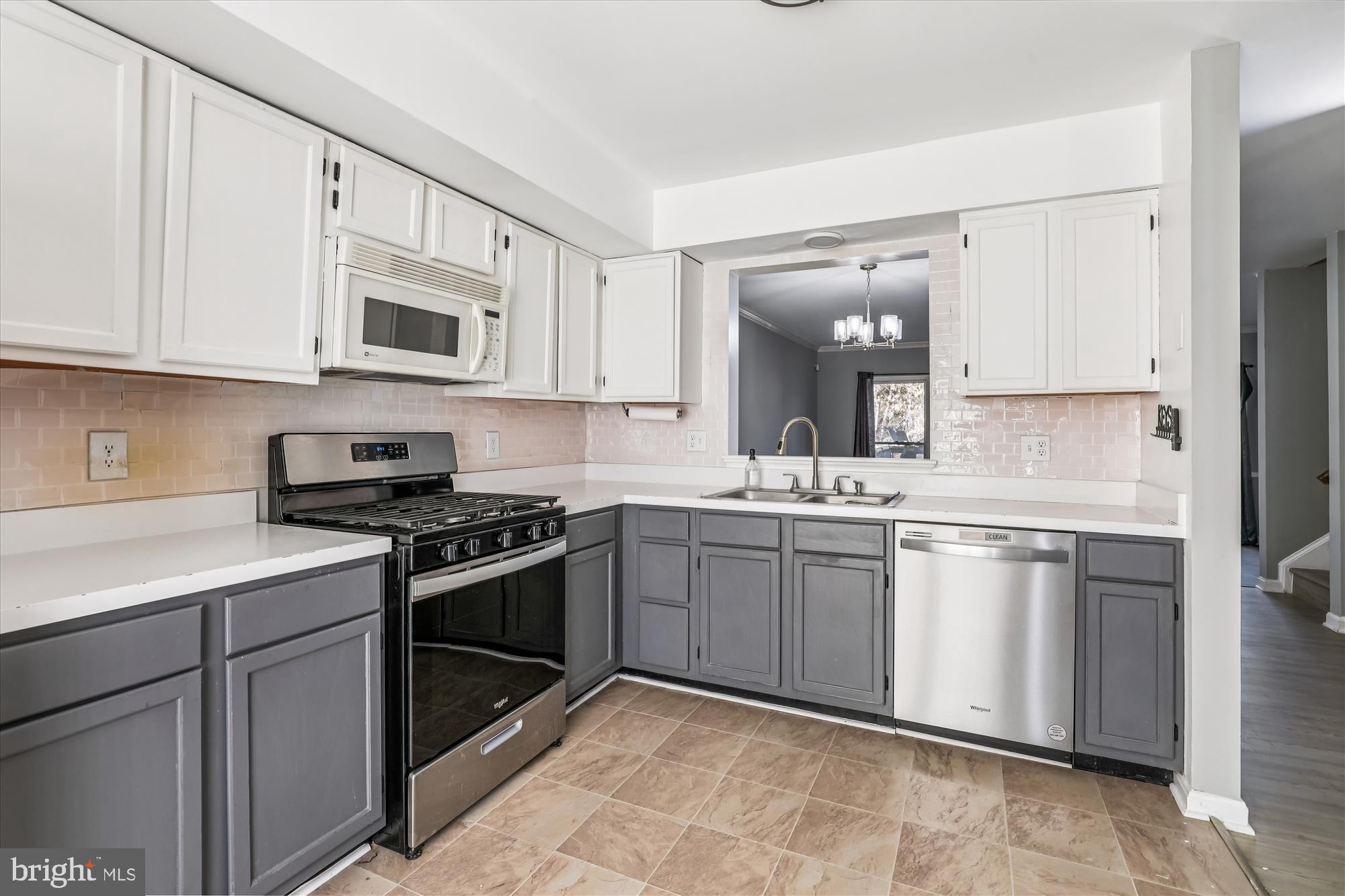 4232 Devonwood Way Woodbridge, VA 22192 - Photo 2 of 33 Kitchen