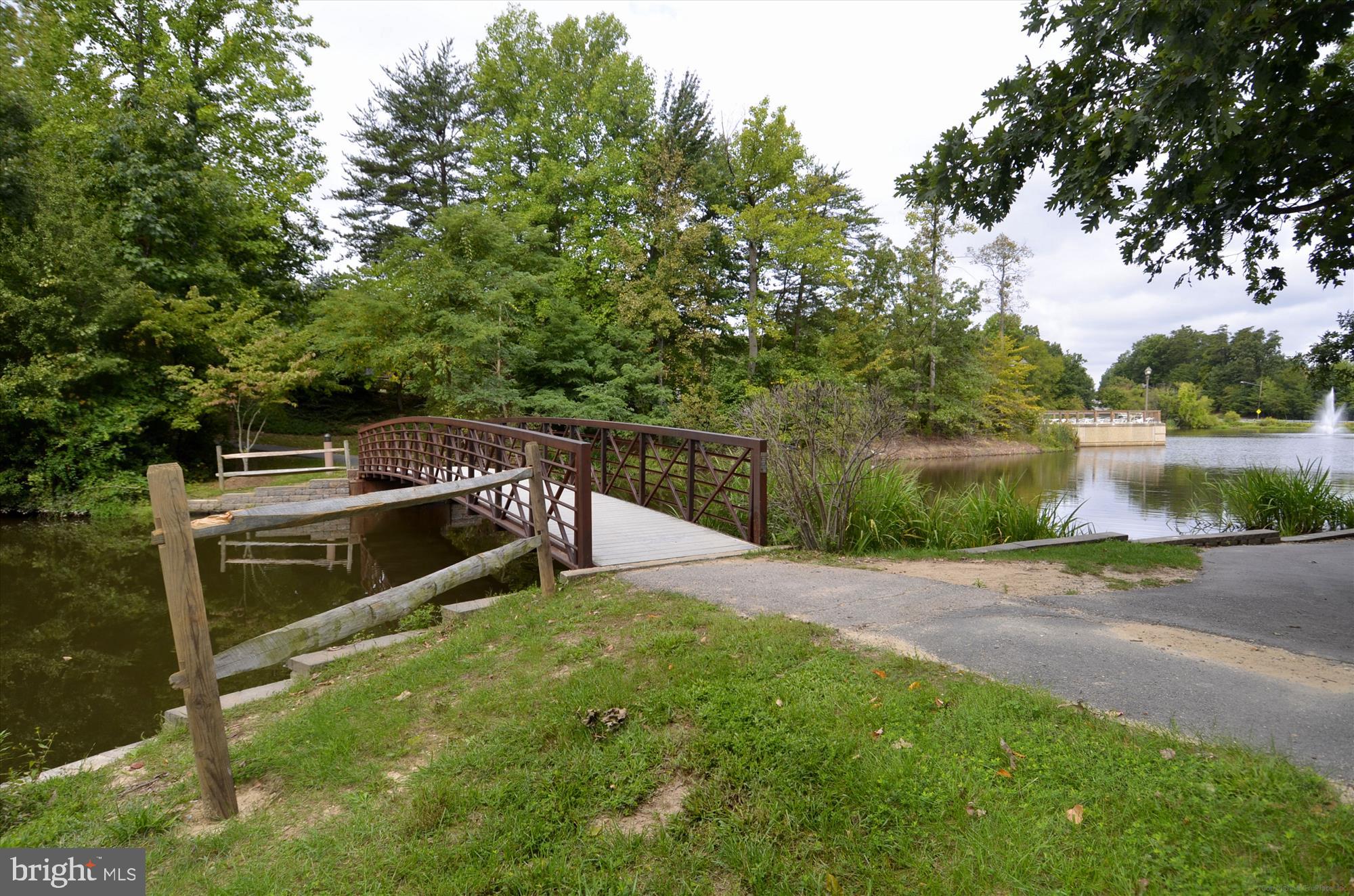 4232 Devonwood Way Woodbridge, VA 22192 - Photo 28 of 33 Westridge Bridge