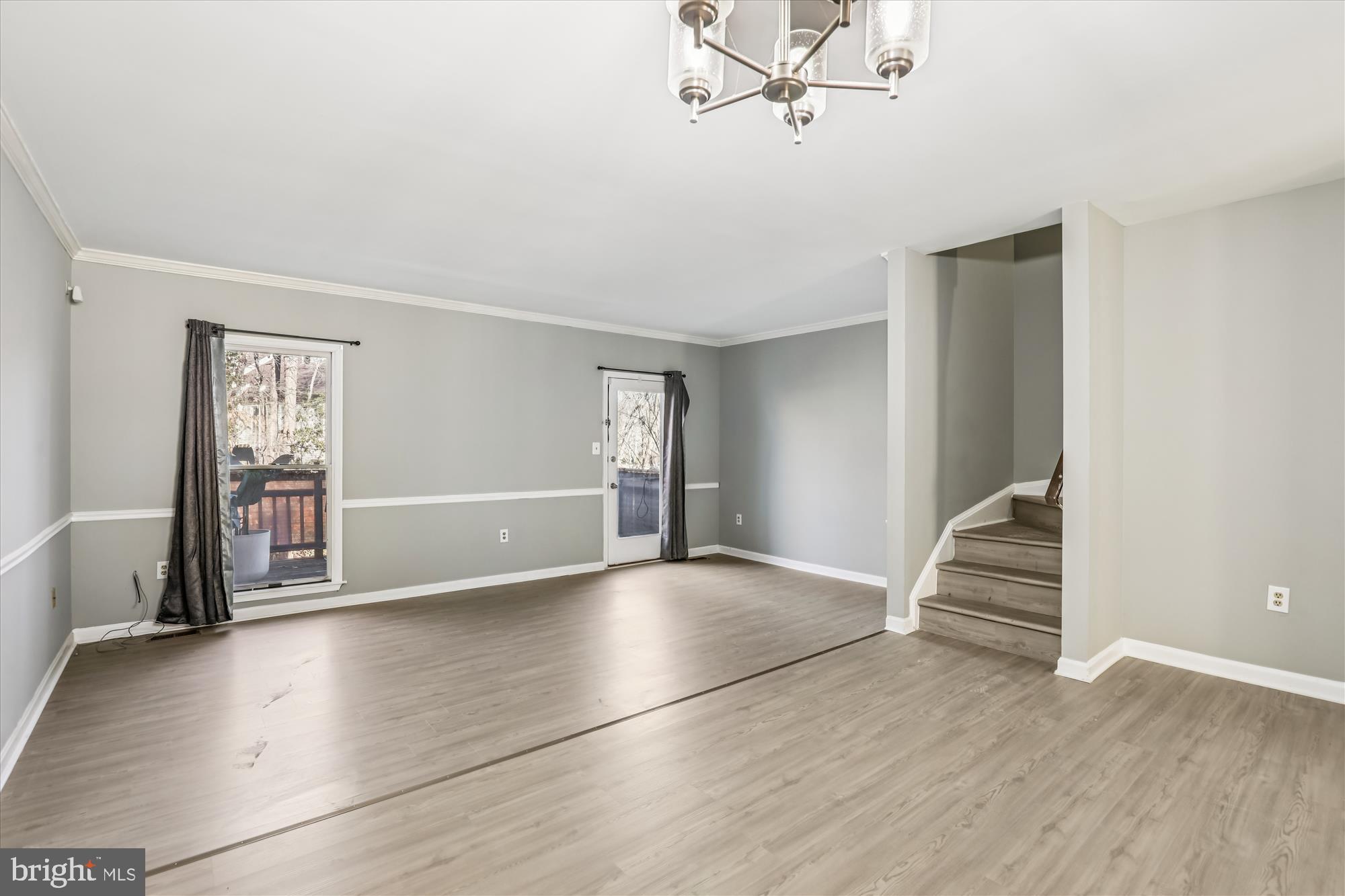 4232 Devonwood Way Woodbridge, VA 22192 - Photo 4 of 33 Living/Dining Room