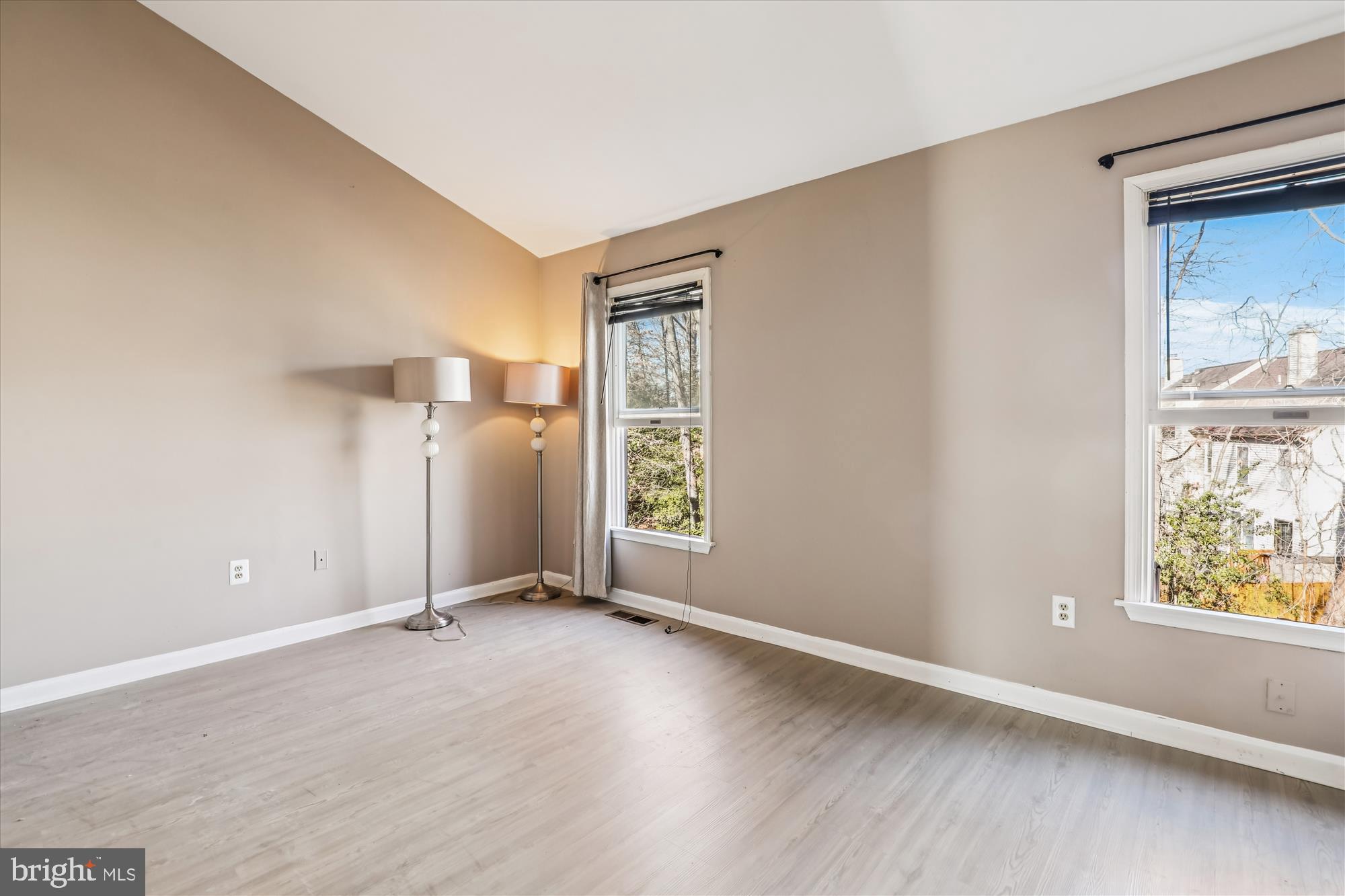 4232 Devonwood Way Woodbridge, VA 22192 - Photo 7 of 33 Primary Bedroom