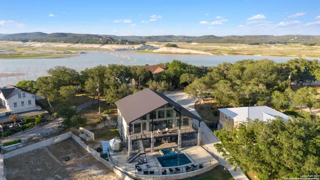 $1,275,000 | 757 County Road 262, Mico, TX 78056