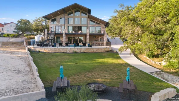 $1,275,000 | 757 County Road 262, Mico, TX 78056