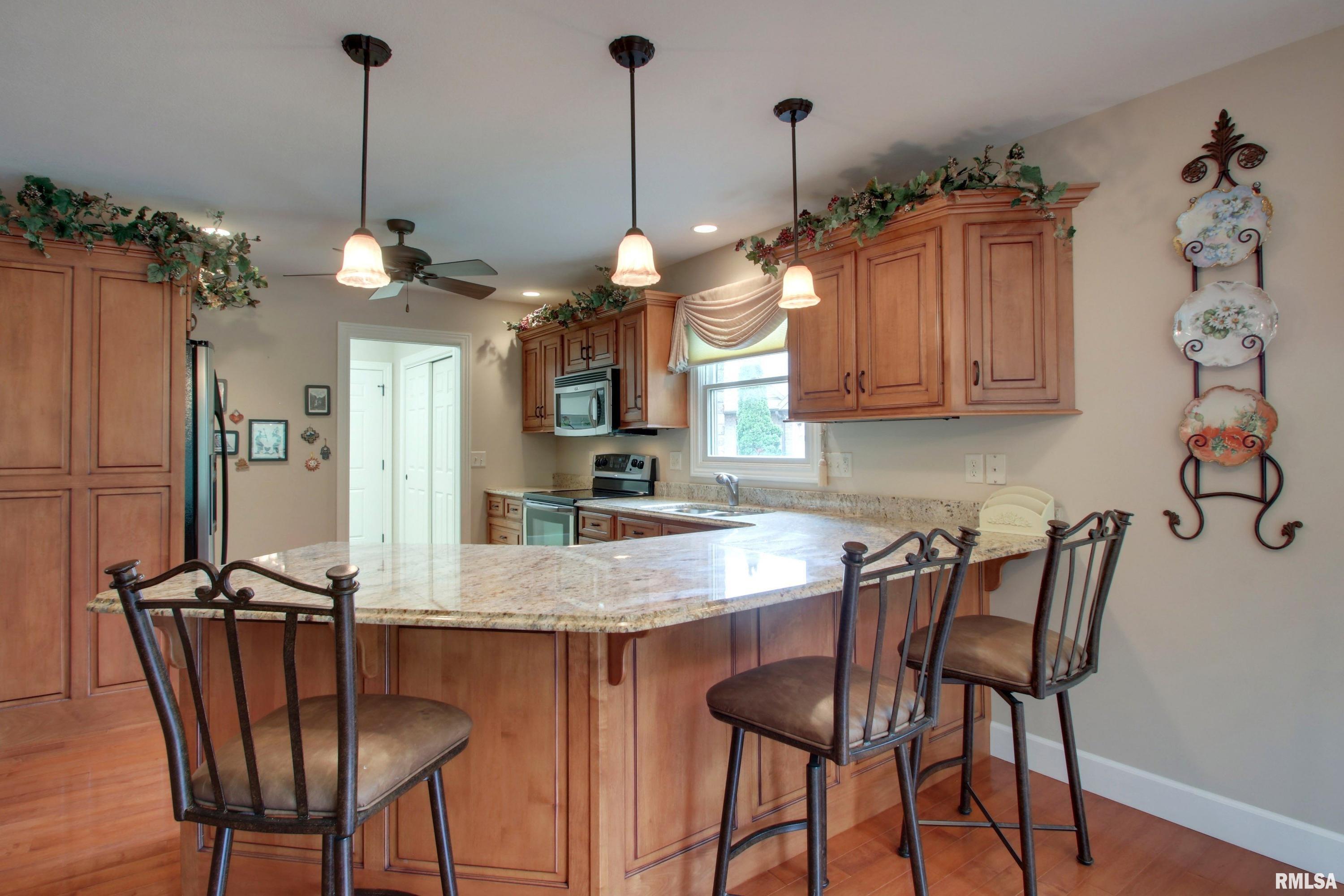 3982 Abbey Ridge Court Quincy, IL 62305 - Photo 5 of 25
