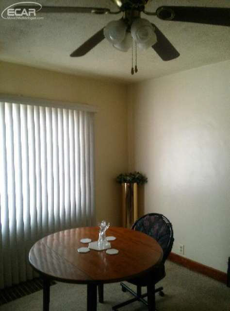 4616 Fleming Road Flint, MI 48504 - Photo 9 of 11 20431390-10.JPG
