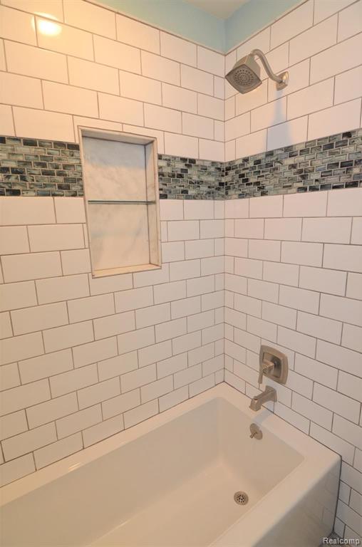 3782 Covert Road Waterford, MI 48328 - Photo 24 of 36