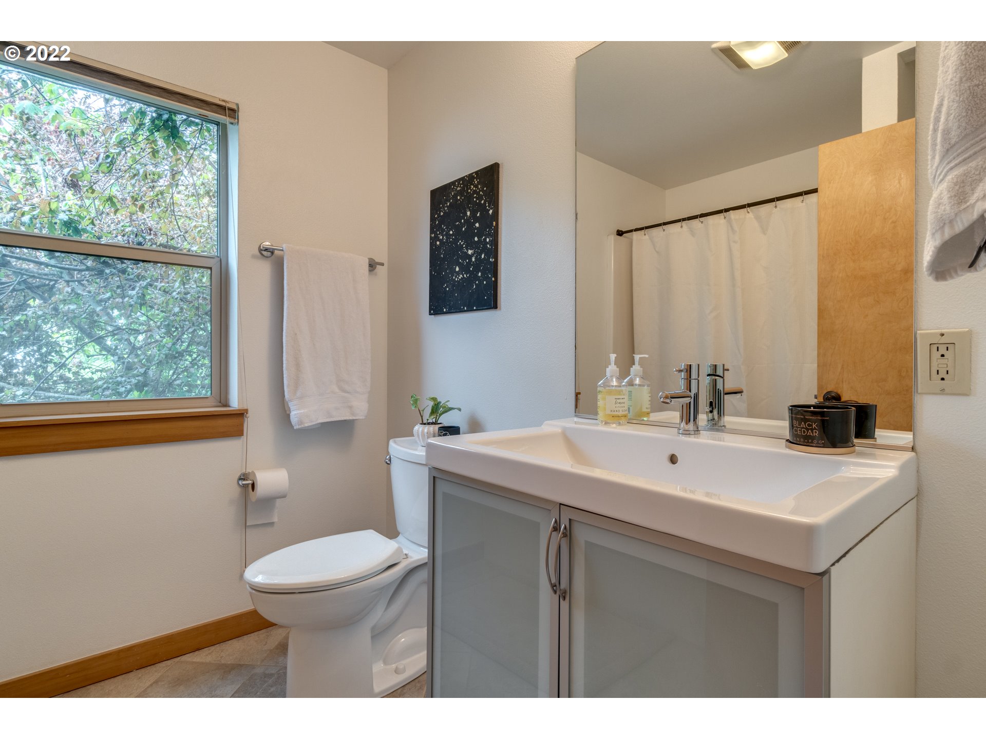 5049 Southwest View Point Terrace Portland, OR 97239 - Photo 17 of 26 Gallery Image 17