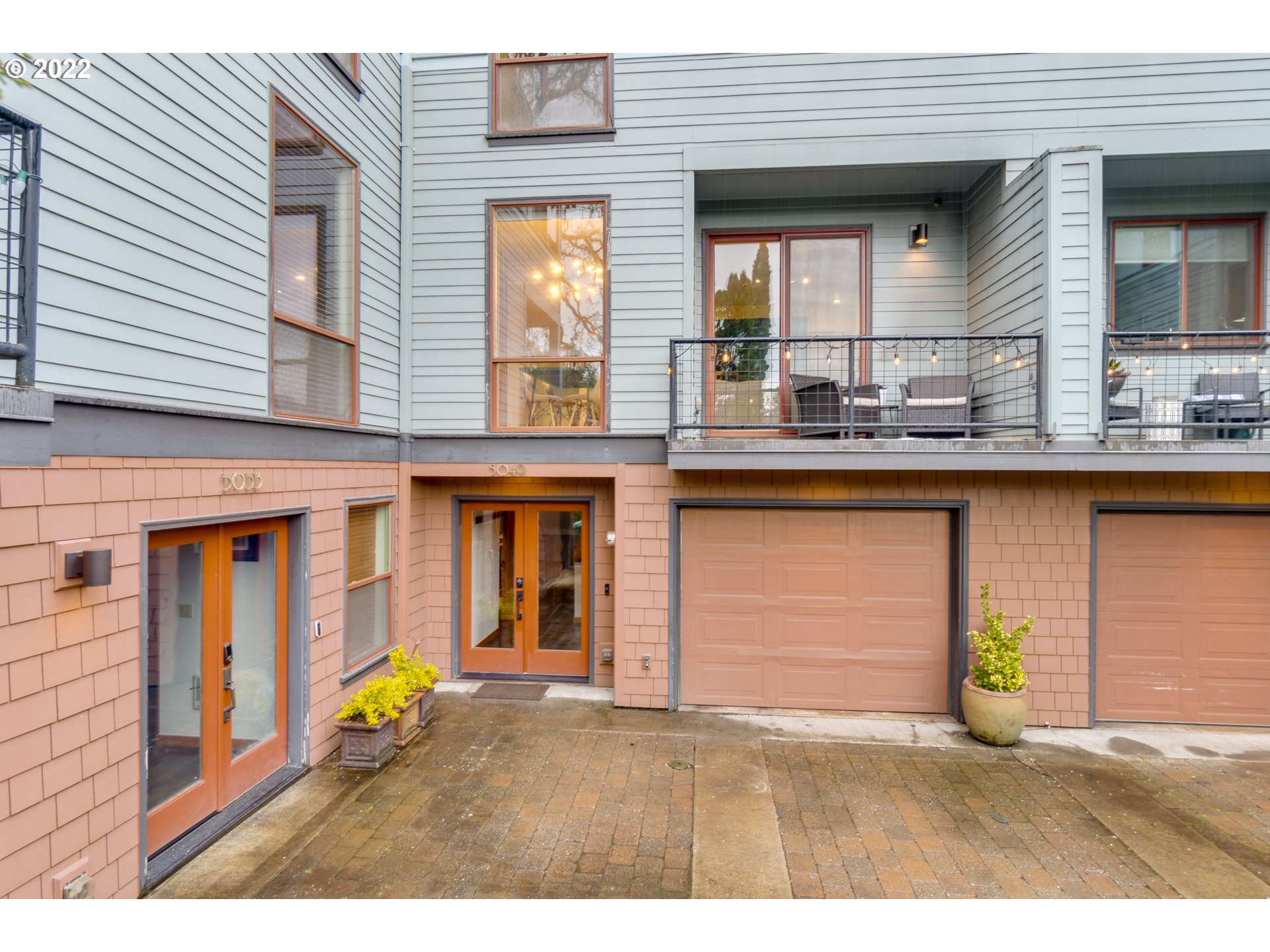 5049 Southwest View Point Terrace Portland, OR 97239 - Photo 2 of 26 Gallery Image 2