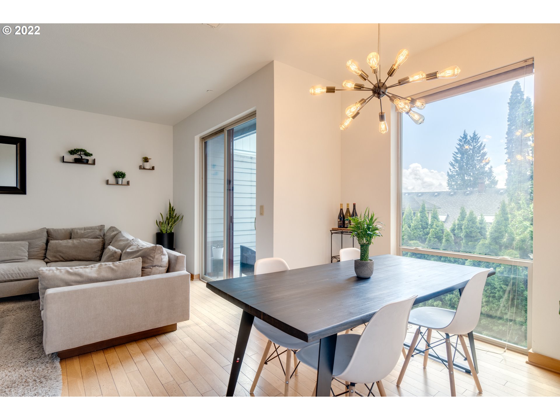 5049 Southwest View Point Terrace Portland, OR 97239 - Photo 7 of 26 Gallery Image 7