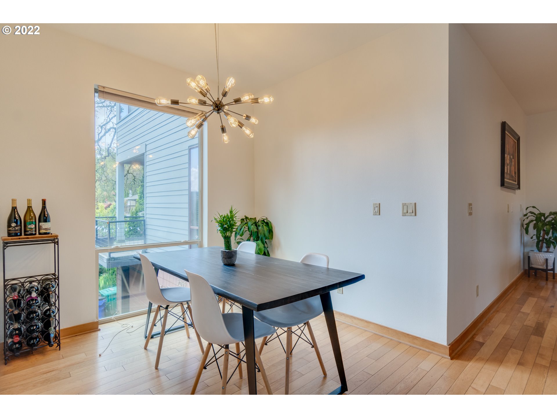 5049 Southwest View Point Terrace Portland, OR 97239 - Photo 8 of 26 Gallery Image 8