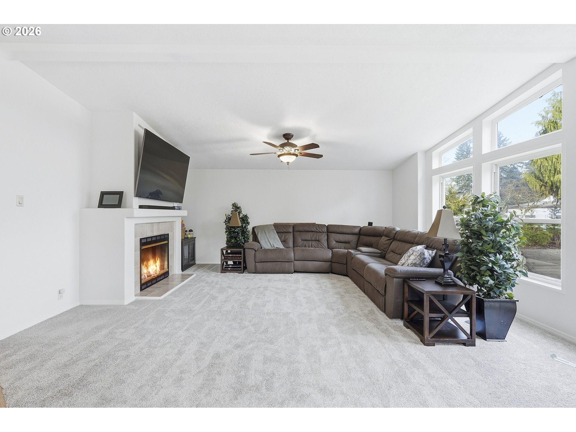 18530 South Fischers Mill Road Oregon City, OR 97045 - Photo 4 of 45 Living Room