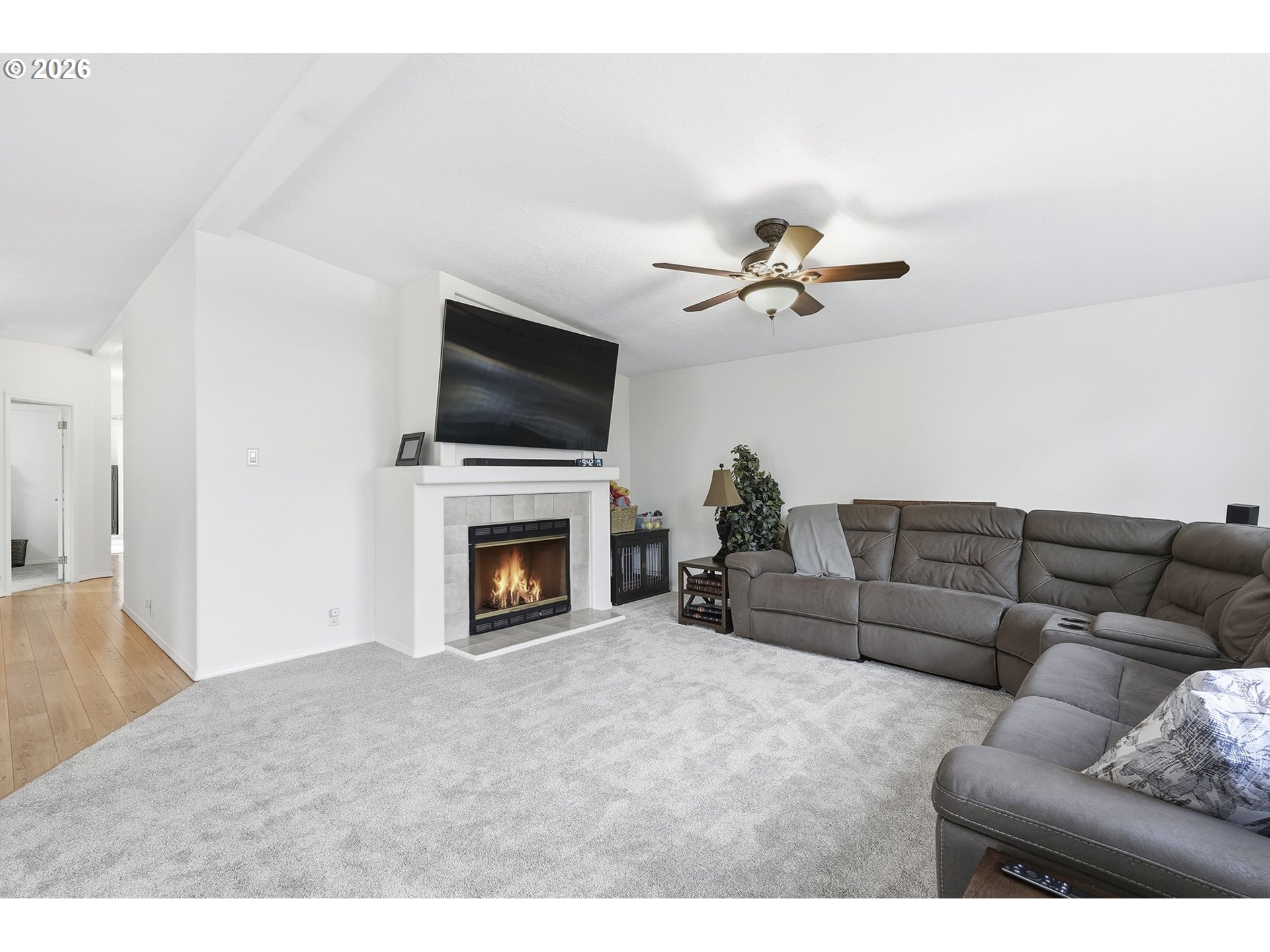 18530 South Fischers Mill Road Oregon City, OR 97045 - Photo 5 of 45 Living Room