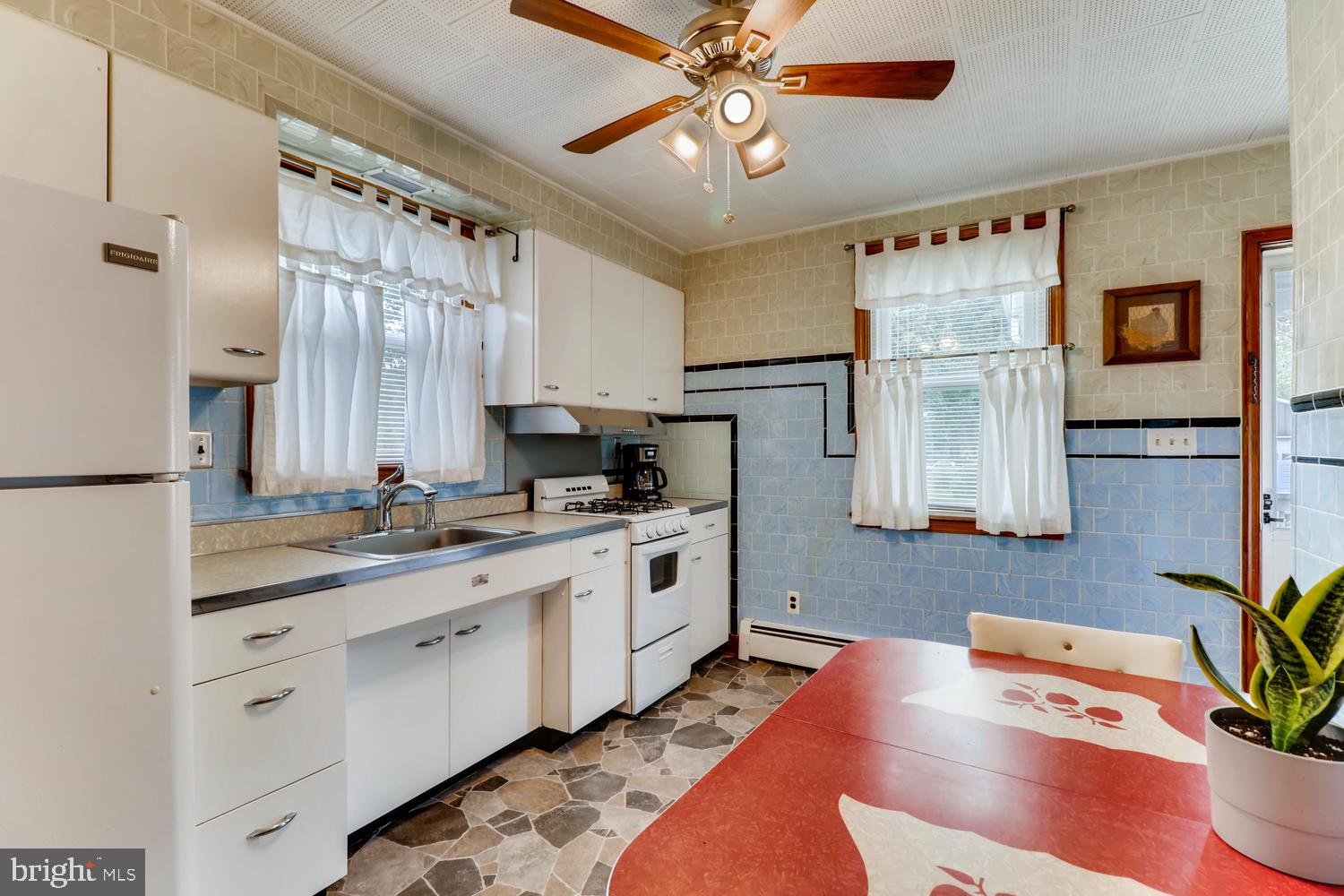 412 Riverside Road Baltimore, MD 21221 - Photo 10 of 29