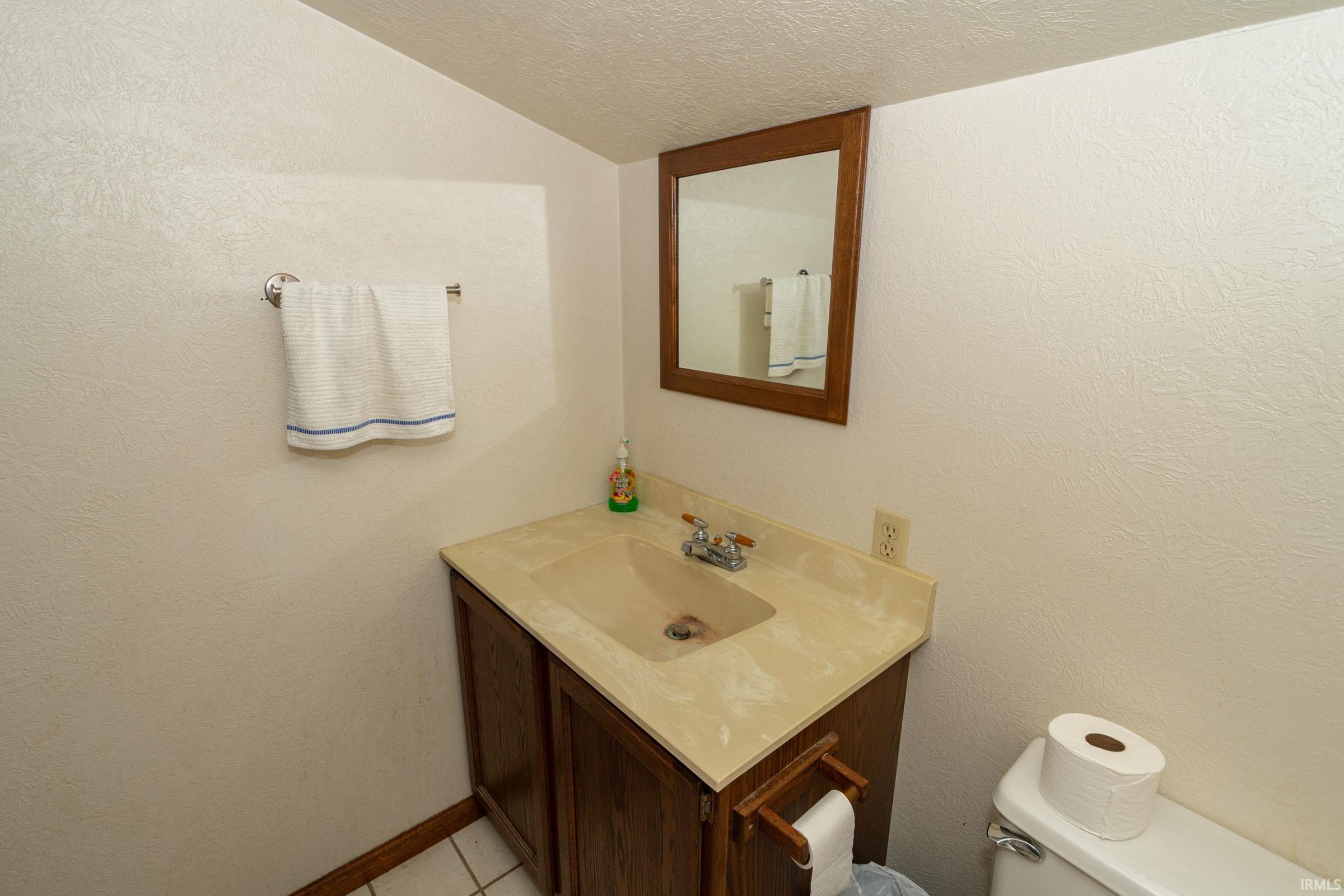 1505 Elkhart Road Goshen, IN 46526 - Photo 19 of 36
