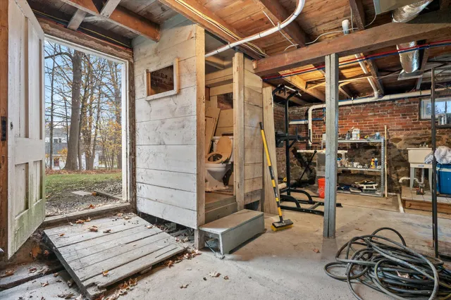 $293,000 | 219 Brunswick Avenue, Gardiner, ME 04345