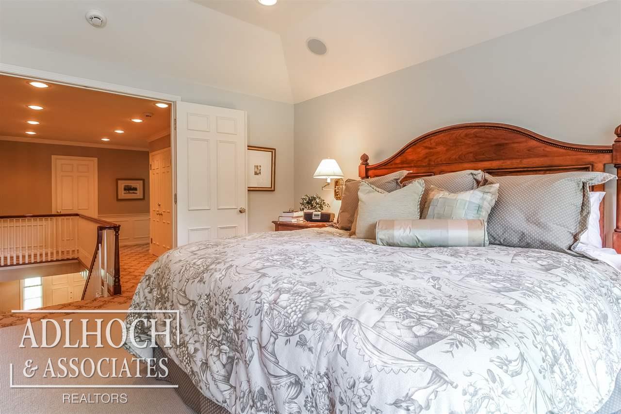 25 Edgemere Road Grosse Pointe Farms, MI 48236 - Photo 22 of 49