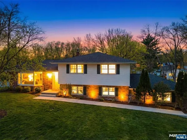 $1,249,000 | 1011 Washington Avenue South, Old Tappan, NJ 07675