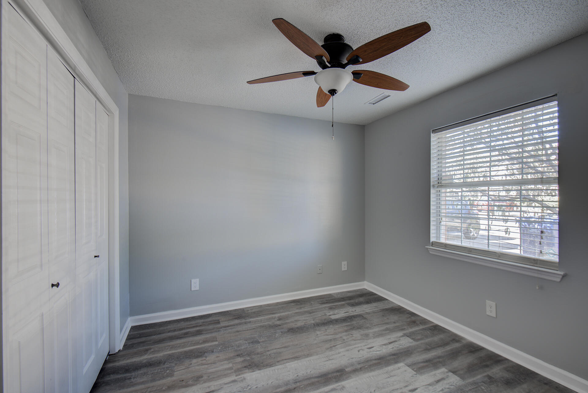 7528 Eric Drive Chattanooga, TN 37421 - Photo 3 of 23 KHP03 (22)