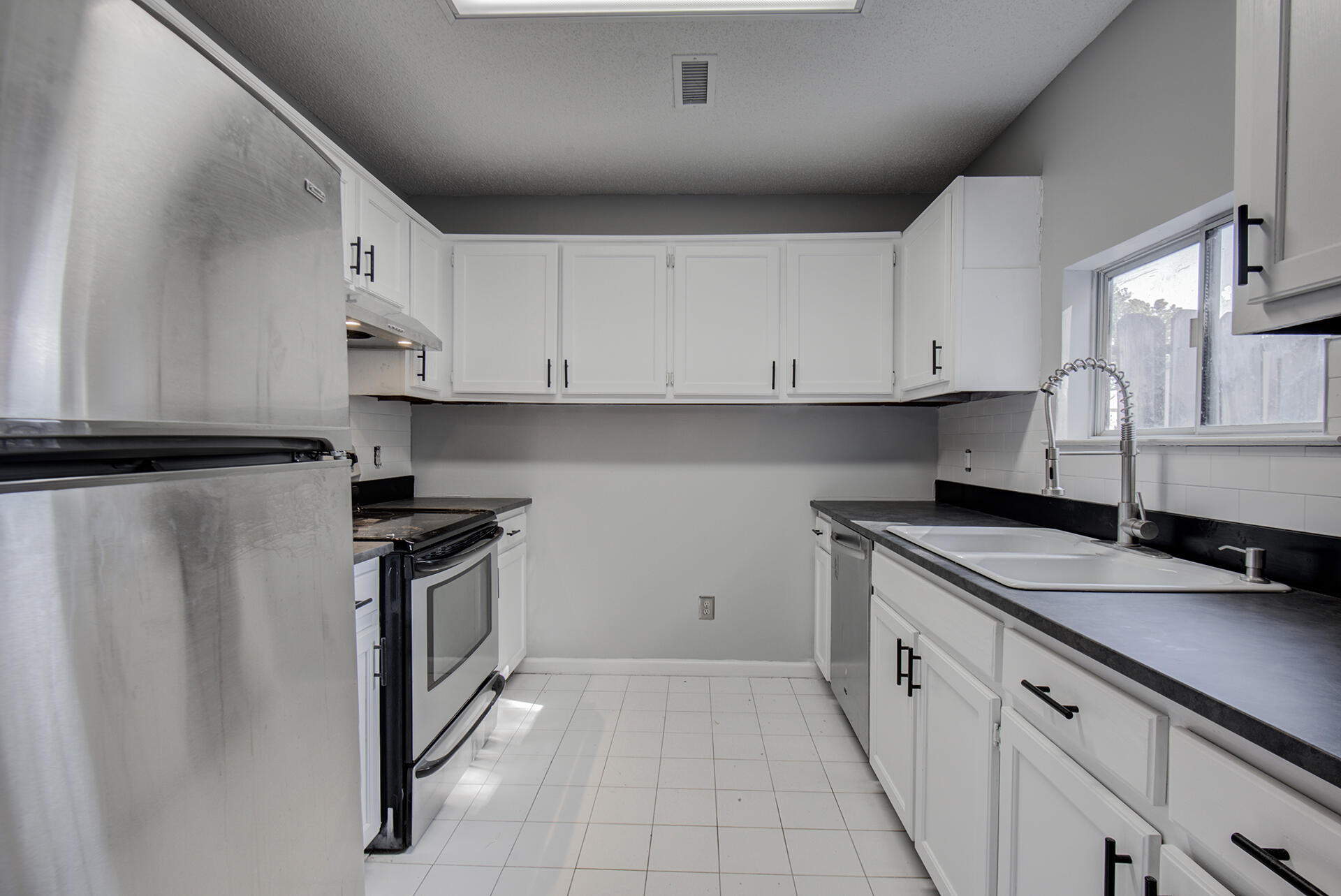 7528 Eric Drive Chattanooga, TN 37421 - Photo 9 of 23 KHP09 (23)