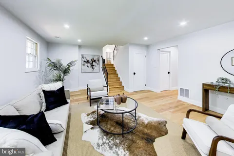 $1,095,000 | 11832 Enid Drive, Potomac, MD 20854