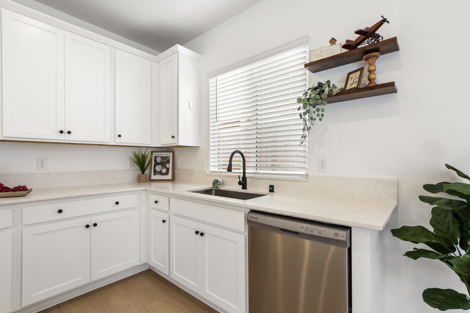 12650 Snowy Owl Way Rancho Cordova, CA 95742 - Photo 15 of 46