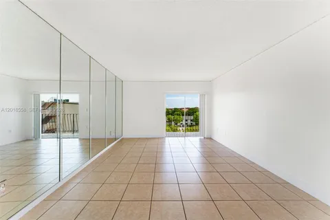 $260,000 | 1950 West 54th Street, Unit 412, Hialeah, FL 33012